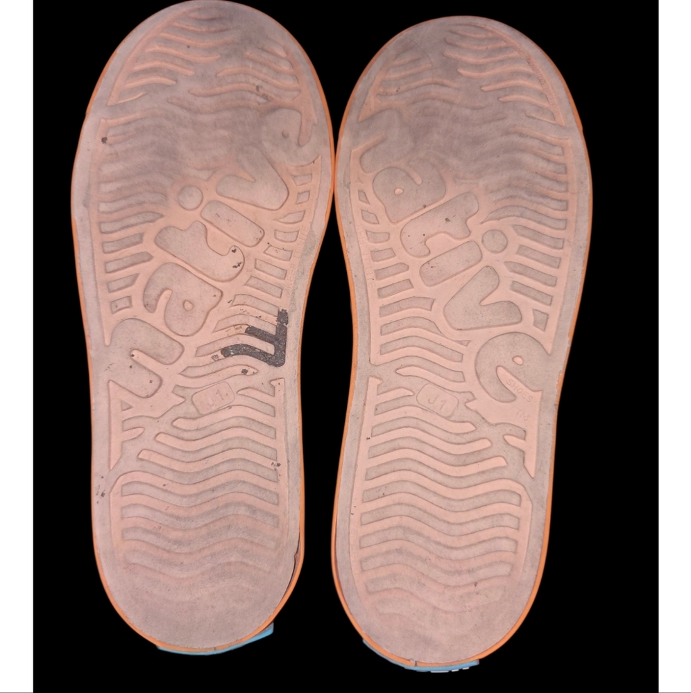 Native Shoes - Picture 2 of 7